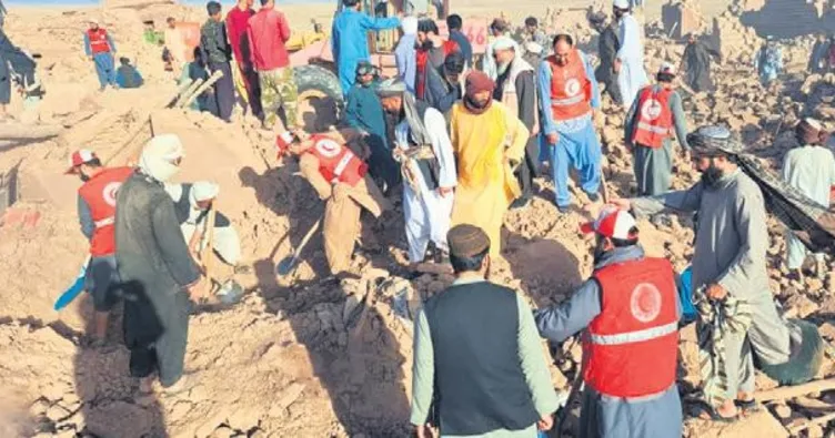 Afganistan bu kez 6.3 ve 5.4’le sarsıldı