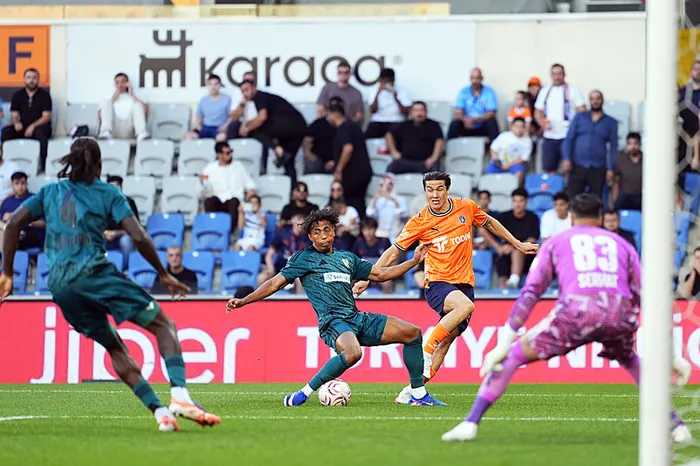 basaksehir-kocaelispor-karsisinda-kazandi-1786902870004.jpeg