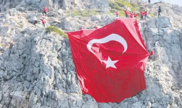 Yunan adalarına karşı dev bayrak
