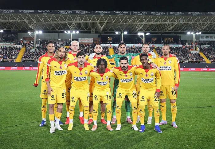 mehmet-ozcandan-alanyaspor-galatasaray-macindaki-penalti-yorumu-var-neden-mudahale-etmedi-1772564643251.jpeg