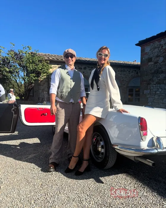 Pınar Altuğ ile Yağmur Atacan çifti Toskana pozları ile düşman çatlattı! Film sahnesi gibi karelere beğeni yağdı...