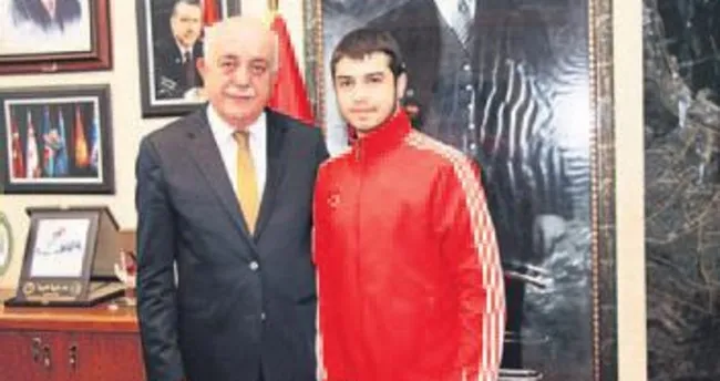 Başarısını başkanla paylaştı