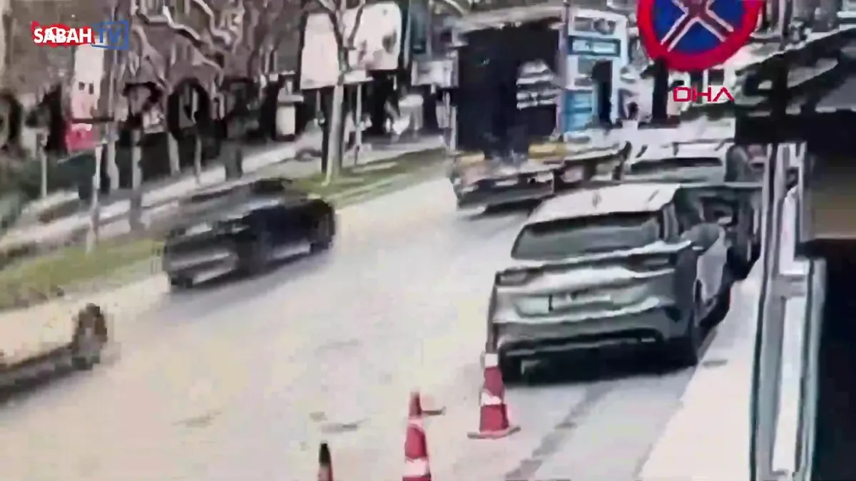 Beyoğlu’nda 5 kişinin yaralandığı dolmuş kazası kamerada | Video videosunu izle Beyoğlu’nda 5 kişinin yaralandığı dolmuş kazası kamerada | Video videosunu izle