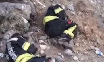 Alevlerle uykusuz mücadele eden itfaiyeciler yerde yatarak dinlendi #hatay