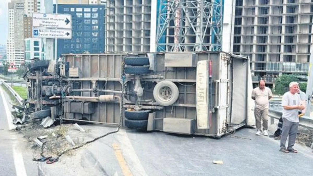 3 zincirleme kaza: 2'si ağır 13 yaralı