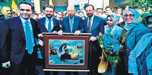 genclerden-en-baba-kutlama-1782076379602.jpeg