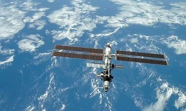 NASA astronotları uzay yürüyüşüne başladı! Uluslararası Uzay İstasyonu’nda batarya değişimi
