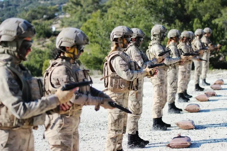 İşte Türkiye’nin ilk kadın Jandarma Komando Astsubayları