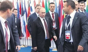 Ona dokunmak bile yasak! Putin nasıl korunuyor? ’Silahşörler’ iş başında