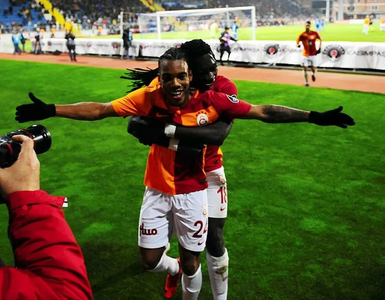 Galatasaray’da maaş krizi! Yıldız oyuncular isyan bayrağını çekti