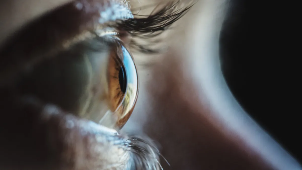 Göz sağlığına dikkat etmenin altın kuralı açıklandı! "20 dakika ekrana baktıktan sonra 20 saniye…"