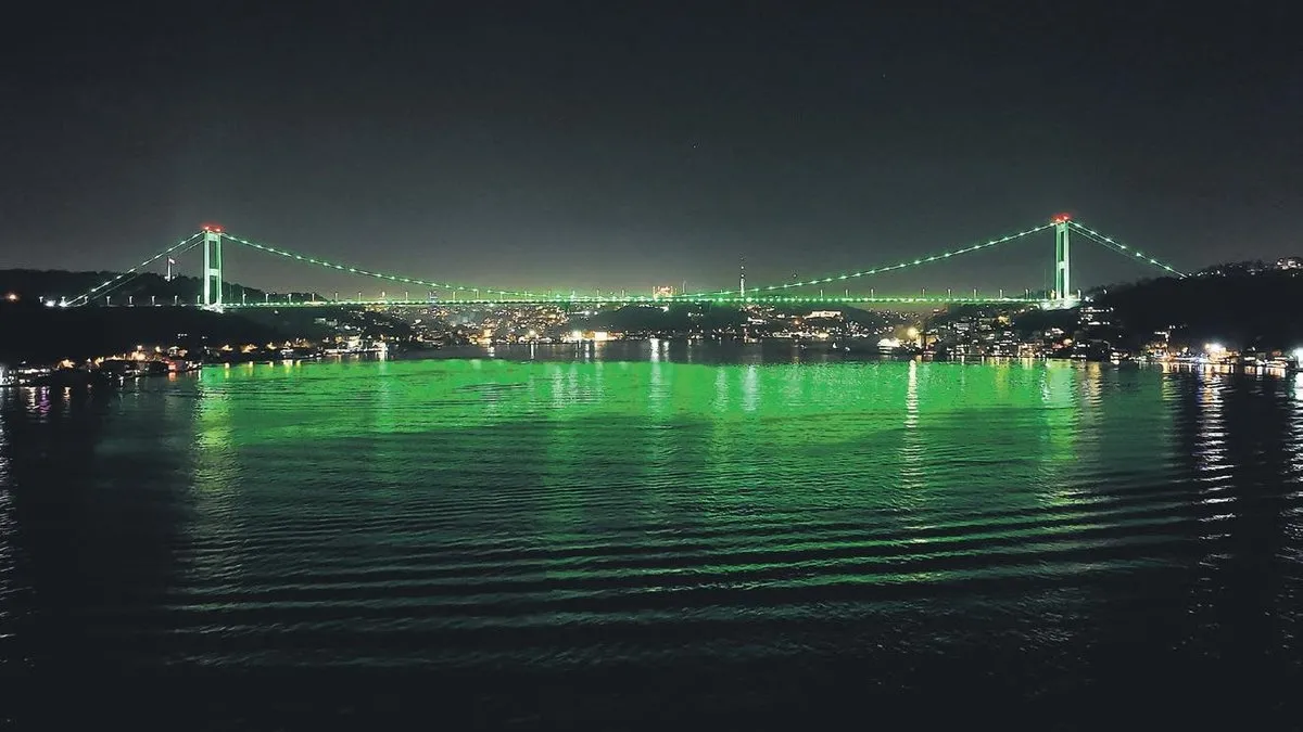 İstanbul’un gerdanlıklarına ‘yeşil’ ışıklandırma