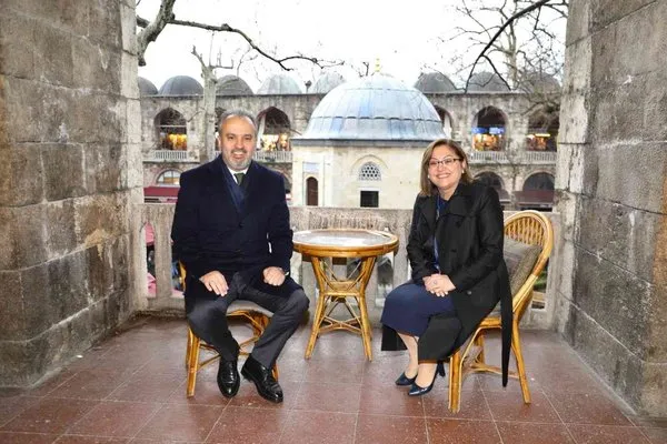 Türkiye Belediyeler Birliği Başkanı Şahin’den tarihi dönüşüme övgü