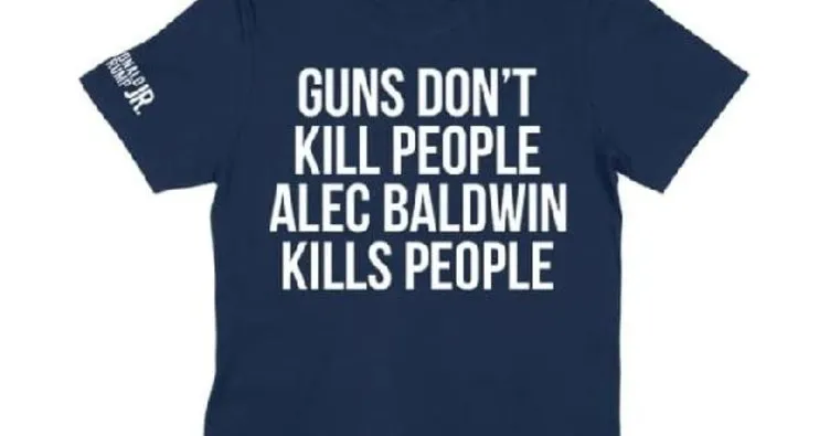 Trump’ın oğlundan şok Alec Baldwin hamlesi! T-shirtlerin üzerine bunu yazdırdı...
