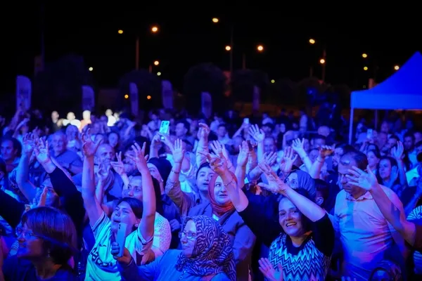 uluslararasi-horon-ve-muzik-festivali-dunyanin-kulturlerini-trabzonda-bulusturdu-1783947943713.jpg