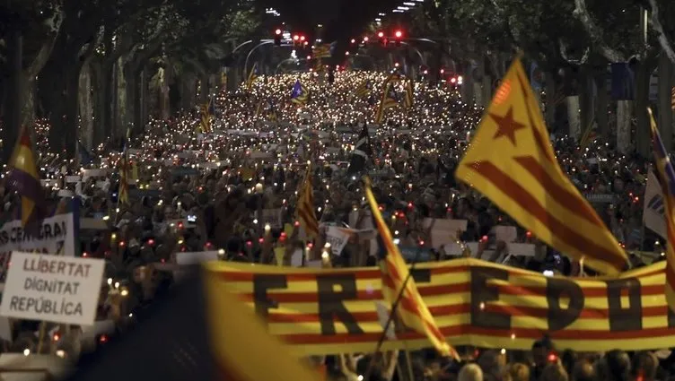 200 bin Katalan, sokaklara döküldü!