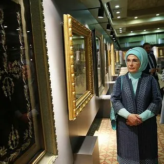 Emine Erdoğan, Geleceğin yıldızları için karma eserler sergisini ziyaret etti