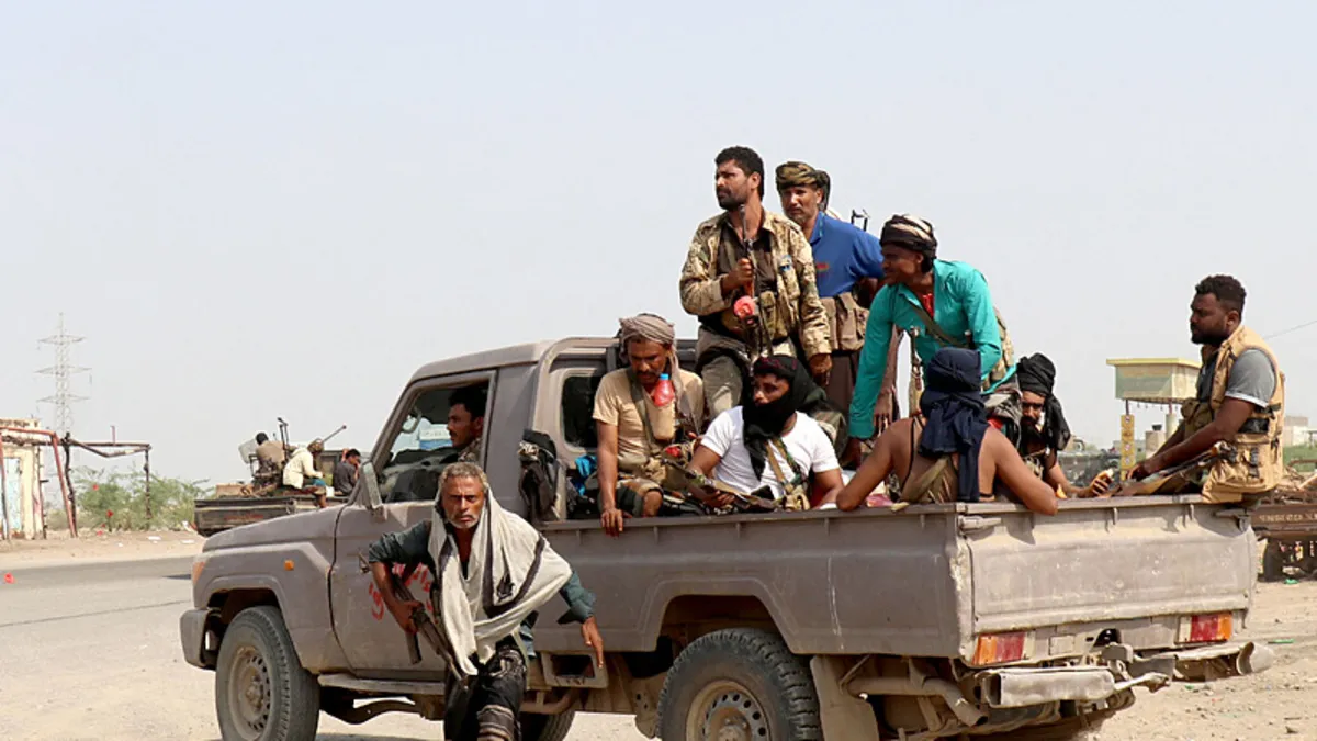 Husiler: Yemen'in 4 vilayetinde hava saldırıları düzenlendi