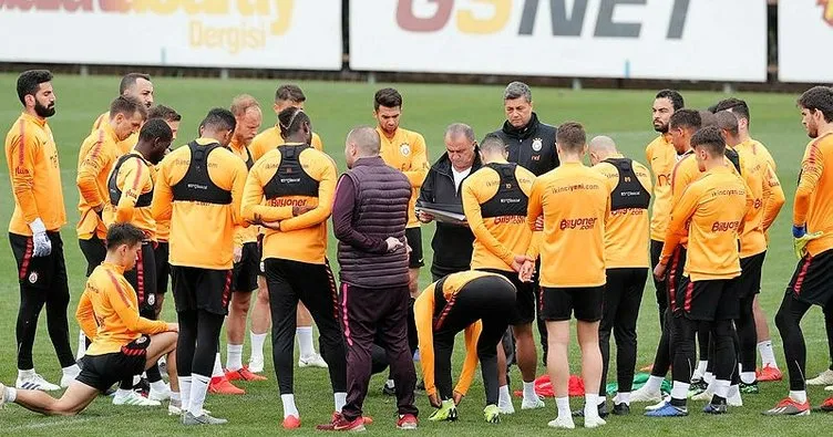 Galatasaray Fenerbahçe’ye hazırlanıyor