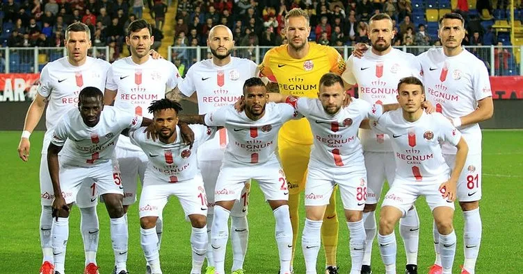 Antalyasporlu futbolculardan evde kal çağrısı