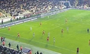Yeni Malatyaspor - Galatasaray maçındaki taca Fenerbahçeliler tepki gösterdi!