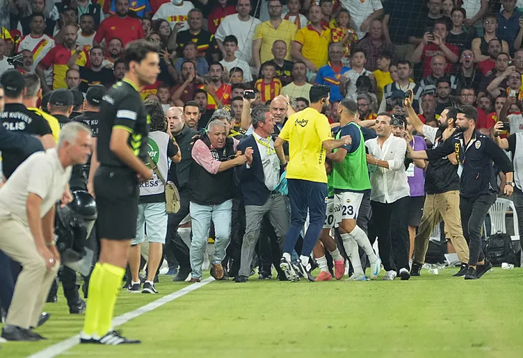 Son dakika haberi: Fenerbahçe’den Göztepe maçında yaşanan olaylarla ilgili açıklama!