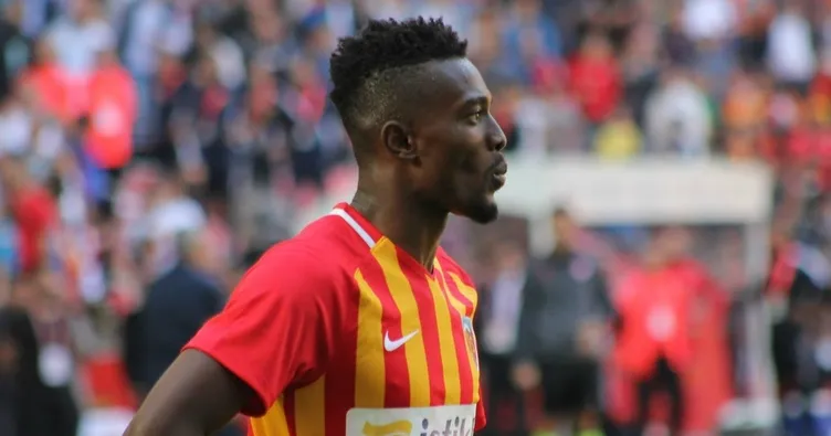 Mensah Beşiktaş için İstanbul’a geliyor!