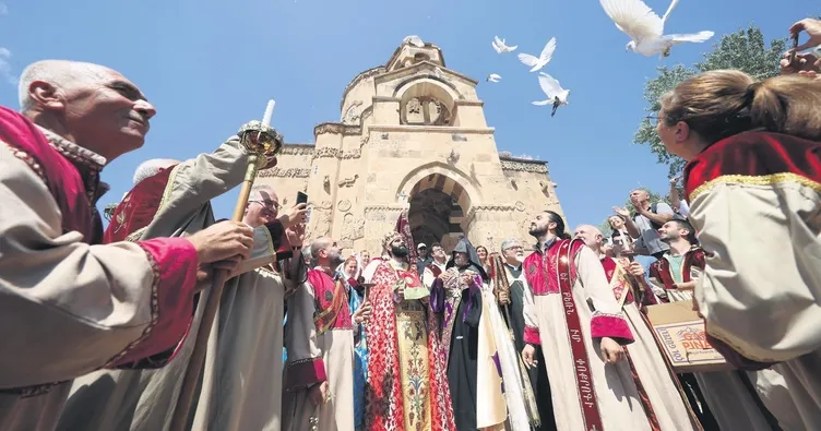 Akdamar Kilisesi’nde 10’uncu ayin