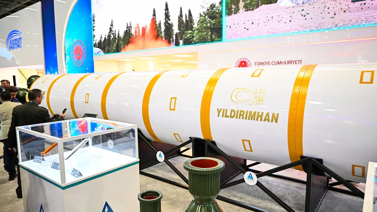 Türkiye’den kıtalararası füze hamlesi: Yıldırım Han tanıtıldı! En uzun menzilli hipersonik balistik füze Türkiye’den kıtalararası füze hamlesi: Yıldırım Han tanıtıldı! En uzun menzilli hipersonik balistik füze