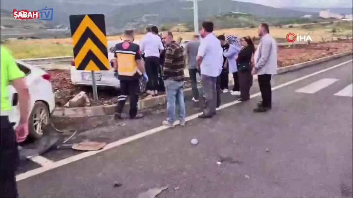 Gaziantep'te iki otomobil çarpıştı: 6 yaralı Gaziantep'te iki otomobil çarpıştı: 6 yaralı