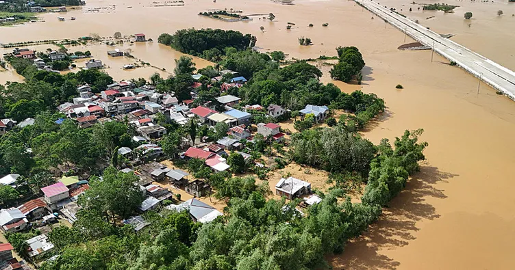 Süper Tayfun Filipinler’i sarsmaya devam ediyor: Ölü sayısı 18’e çıktı