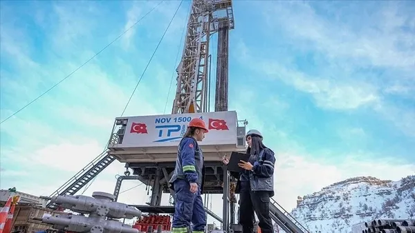 bakan-bayraktar-acikladi-gabarda-petrol-uretiminde-rekor-1786003868936.jpeg