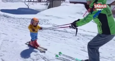 Artvinli 14 aylık bebeğin kayak keyfi görenleri şaşkına çeviriyor! | Video
