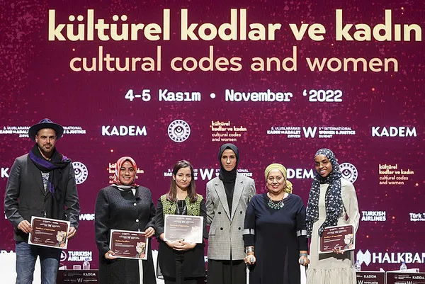 kadem-vakfi-mutevelli-heyeti-baskani-sumeyye-erdogan-sabaha-konustu-ozel-sektorde-basortusu-sorununu-anayasa-c-1667707053625.jpg KADEM Vakfı Mütevelli Heyeti Başkanı Sümeyye Erdoğan, SABAH'a konuştu: Özel sektörde başörtüsü sorununu anayasa çözer
