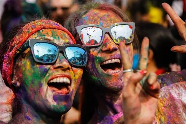 Nepal'de Holi festivali