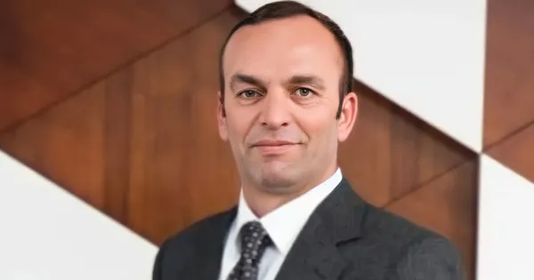 Tarihin en büyük yolsuzluğunun iddianamesinde yeni detaylar: İnşaat kalfalığından milyarderliğe