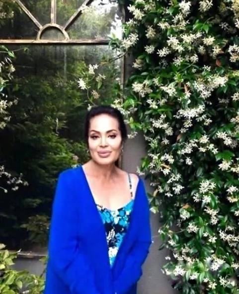 Doktorlar&#39;ın Ela&#39;sıydı sosyeteye gelin oldu... Yasemin &#214;zilhan&#39;ın s&#252;per l&#252;ks evi g&#246;renleri b&#252;y&#252;ledi!