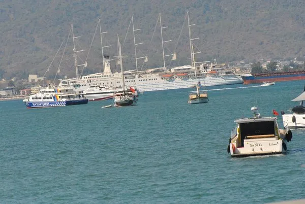 mega-yelkenli-club-med-2-fethiyede-cogunlugu-fransiz-283-yolcu-getirdi-1755867234068.jpg