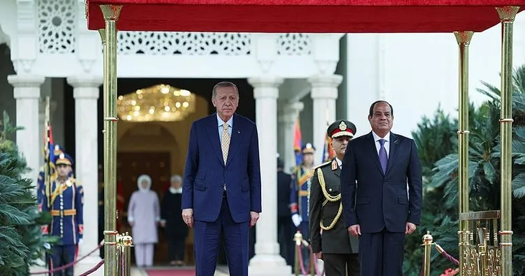 12 yıl aradan sonra ilk ziyaret! Başkan Erdoğan Kahire’de...