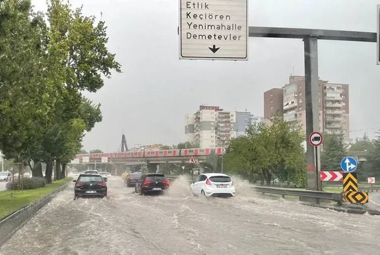 SON DAKİKA | Ankara’yı sel vurdu! Caddeler göle döndü, araçlar suya gömüldü...