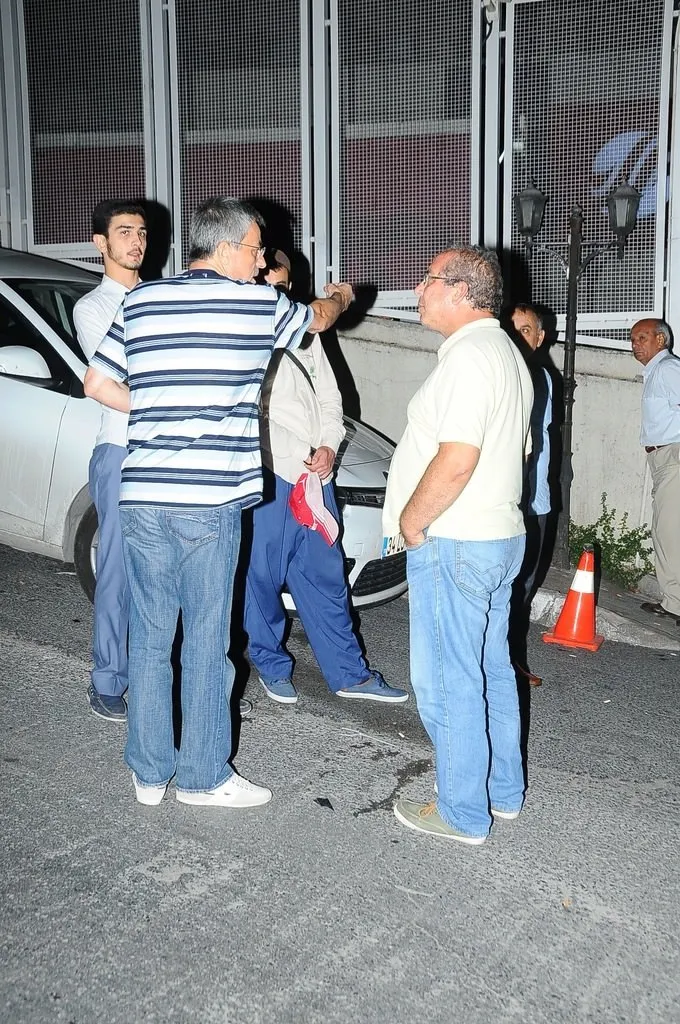 Hakan Ural'dan şok baskın - Galeri - Galeri Anasayfa