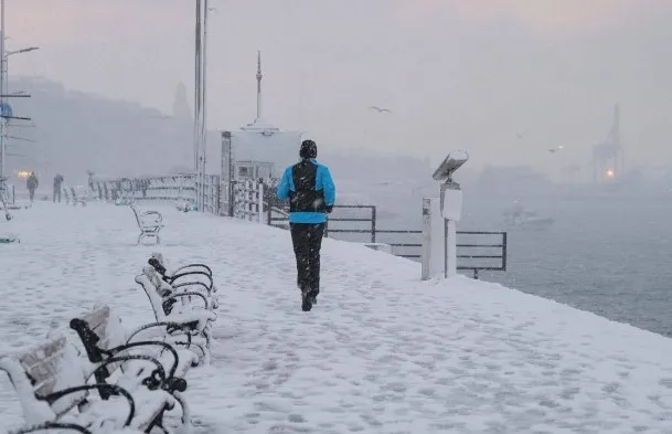 son-dakika-meteoroloji-uzmani-adil-tek-uyardi-istanbula-kar-geliyor-o-tarihlere-isaret-etti-1764138268616.jpg (609×393)