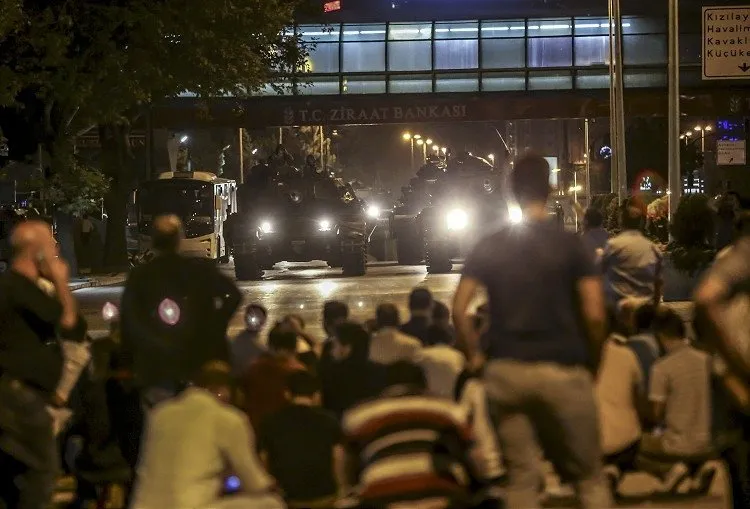 FETÖ'nün kanlı darbe girişimi böyle geldi! 17/25 Aralık kumpasından 15 Temmuz ihanetine