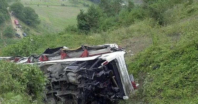 Nijerya’da otobüs kazasında 16 kişi hayatını kaybetti