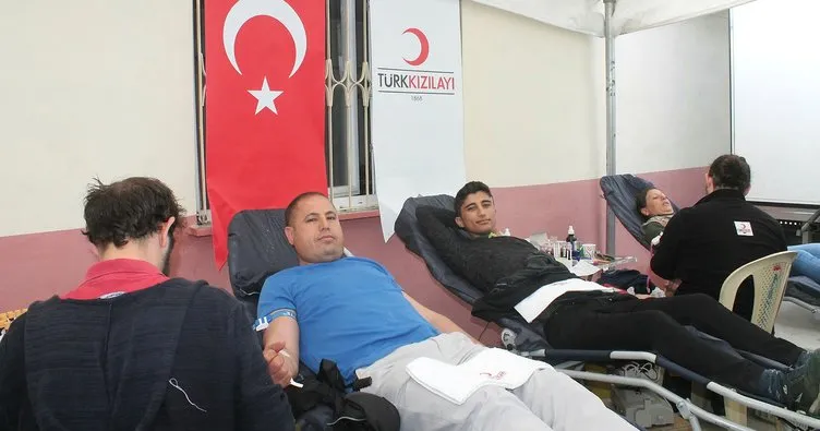 Mehmetçiğe kan bağışı desteği