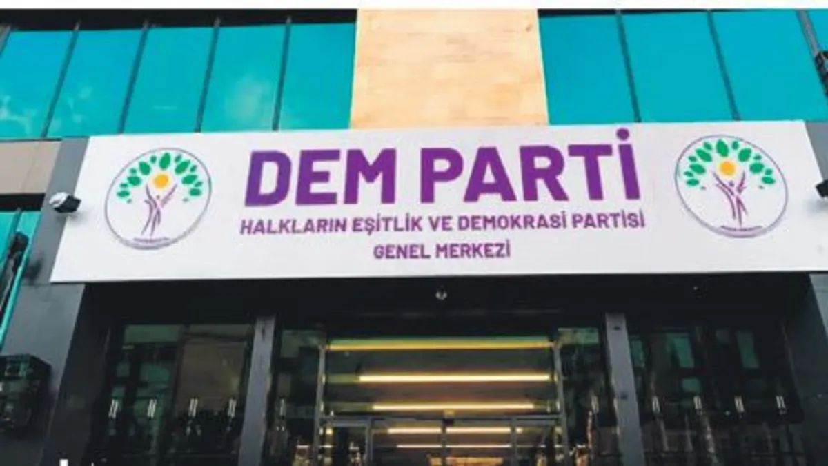 DEM'den başörtüsüne çirkin benzetme
