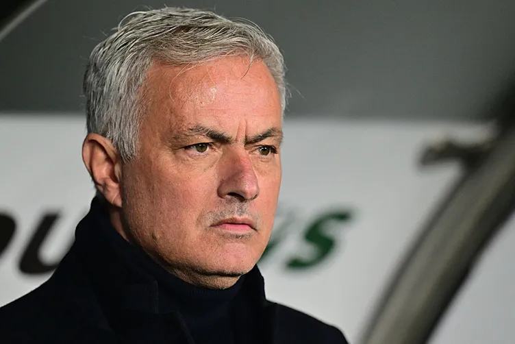 Son dakika haberi: Fenerbahçe’den yeni sezon için dev hamle! Mourinho o yıldızı istedi...