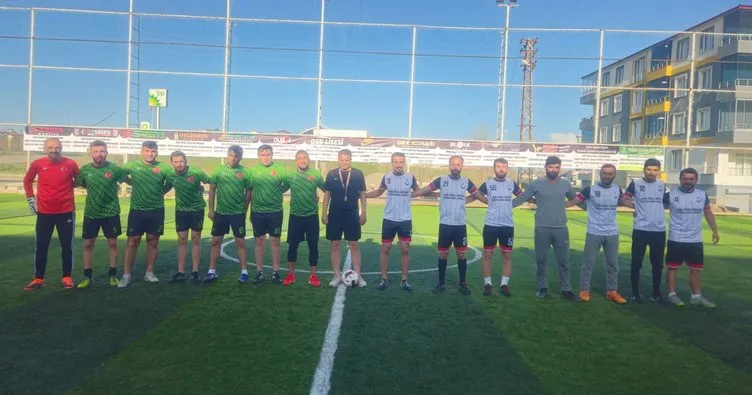 Ağrı’da geleneksel öğretmenler arası futbol turnuvası heyecanla başladı