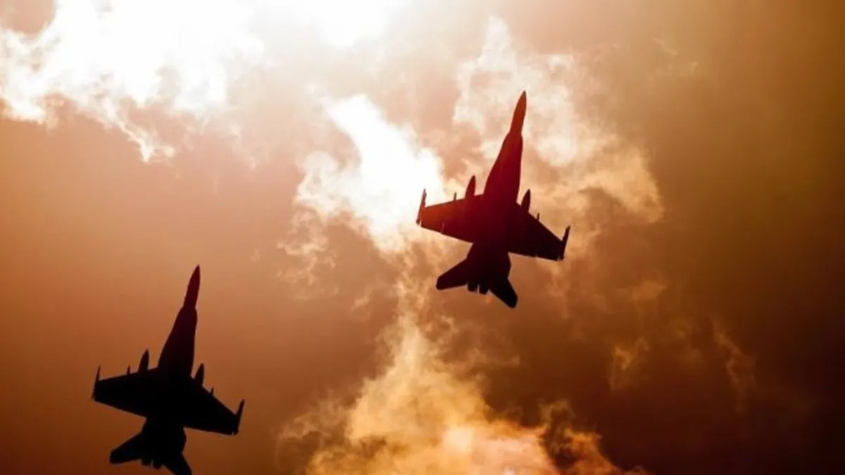 Son dakika: İsrail savaş uçaklarından Yemen’e saldırı! Hubeyde limanı alev alev