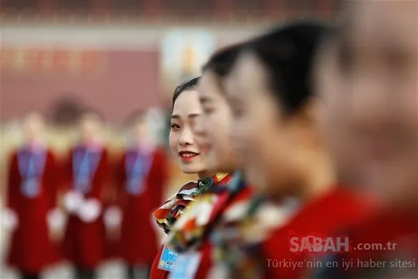 Çin`in hostes kızları